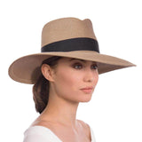 Eric Javits Daphne Hat – Natural/Black